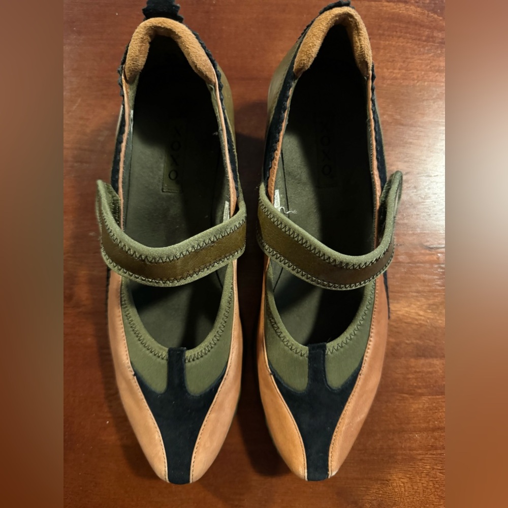 XOXO Women's Size 6 / EU 36 Gold, Green & Black Leather Platform Wedge Oxford